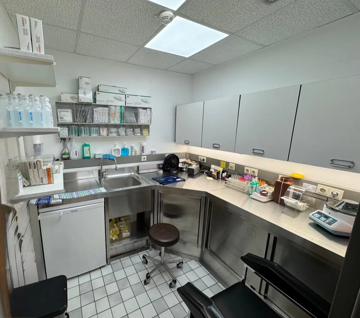 Labor — Hauseigene Diagnostik der Praxis Dr. Heydari